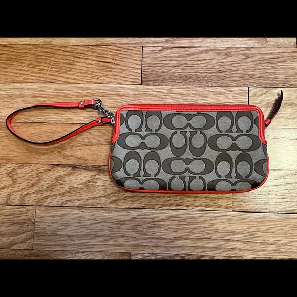 Coach Wristlet - Picture 10 of 12